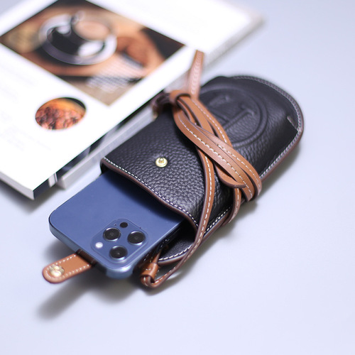 Mobile phone bag for women new 2024 trendy fashion super popular crossbody packaging mobile phone small bag modern style lightweight genuine leather