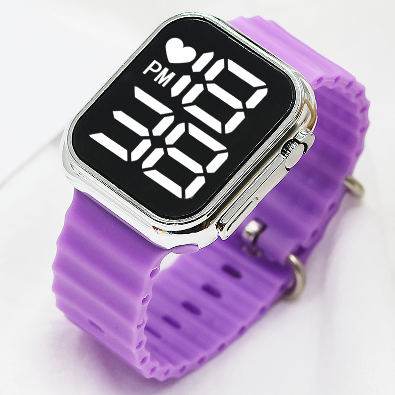 Ventas transfronterizas calientes LED reloj electrónico nocturna galvanizado lámpara blanca digital simple moda estudiantes hombres y mujeres reloj cuadrado