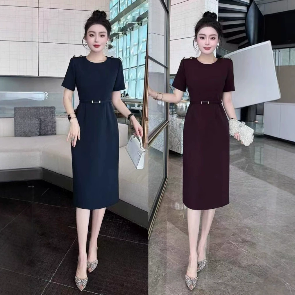 Иностранная женственность сплошной цвет рабочего места юбка А-образной весной и осенью 2025 года тонкая талия тонкое винно-красное платье женская