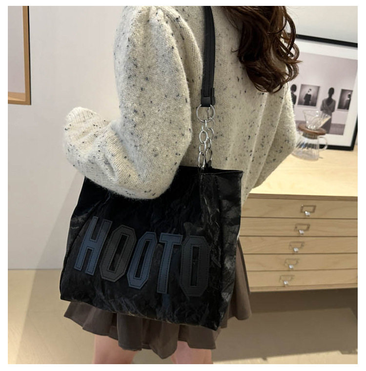 Large-capacity tote bag, high-quality and fashionable handbag for women, simple letter underarm bag for college students in class and at work undefined