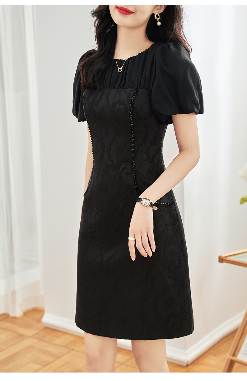 Đầm maxi nữ thắt eo phong cách dân tộc, phù điêu jacquard đính hạt satin — Màu đen chi tiết 12