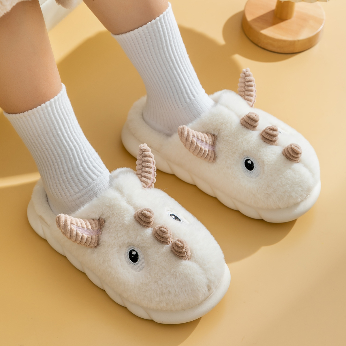 Women's Plush Velvet Closed-Toe Spring Outdoor Bedroom Soft Machine Washable Memory Foam Slippers_voghion.com