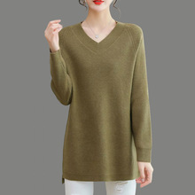 加大码秋冬中长款毛衣女宽松V领纯色上衣洋气时尚潮打底针织衫