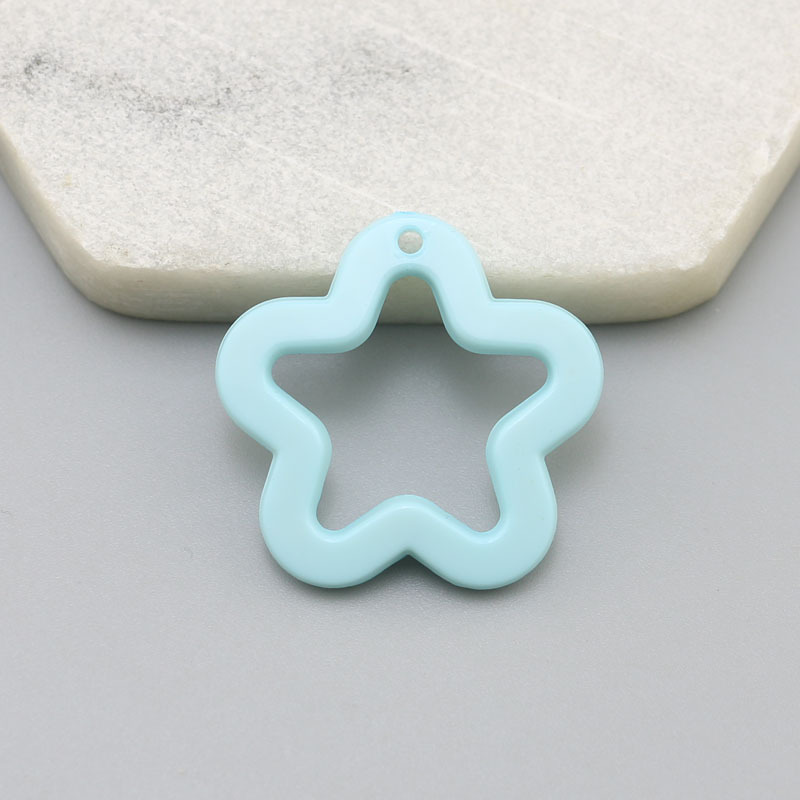 Color estrella de cinco puntas llavero acrílico colgante dopamina accesorios de joyería 30mm flor en forma de ciruela material