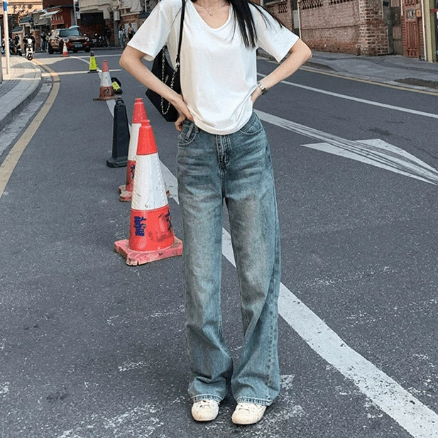 White summer T-shirt, with short sleeve, 2025 years, loose fit