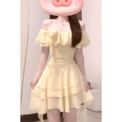 法式高级感小众一字肩连衣裙荷叶边不规则裙子夏季甜辣海边裙