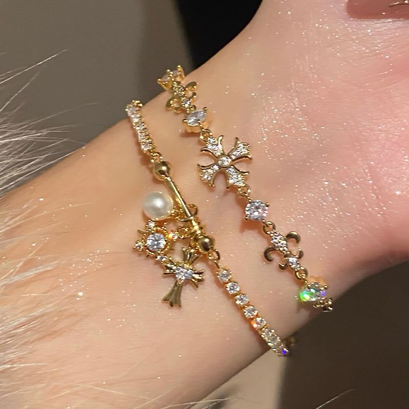 Iris Flower Sparkling Diamond Bracelet for Women, Light Luxury Ins Niche Design, High-End Vintage Style, Versatile Bracelet Jewelry Iris Flower Sparkling Diamond Bracelet for Women, Light Luxury Ins Niche Design, High-End Vintage Style, Versatile Bracelet Jewelry