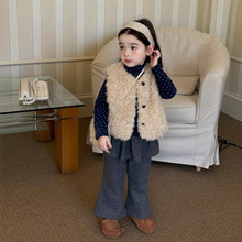 女童冬季加厚毛马甲25新款可爱百搭带包包毛毛衣女宝宝羊羔毛背心
