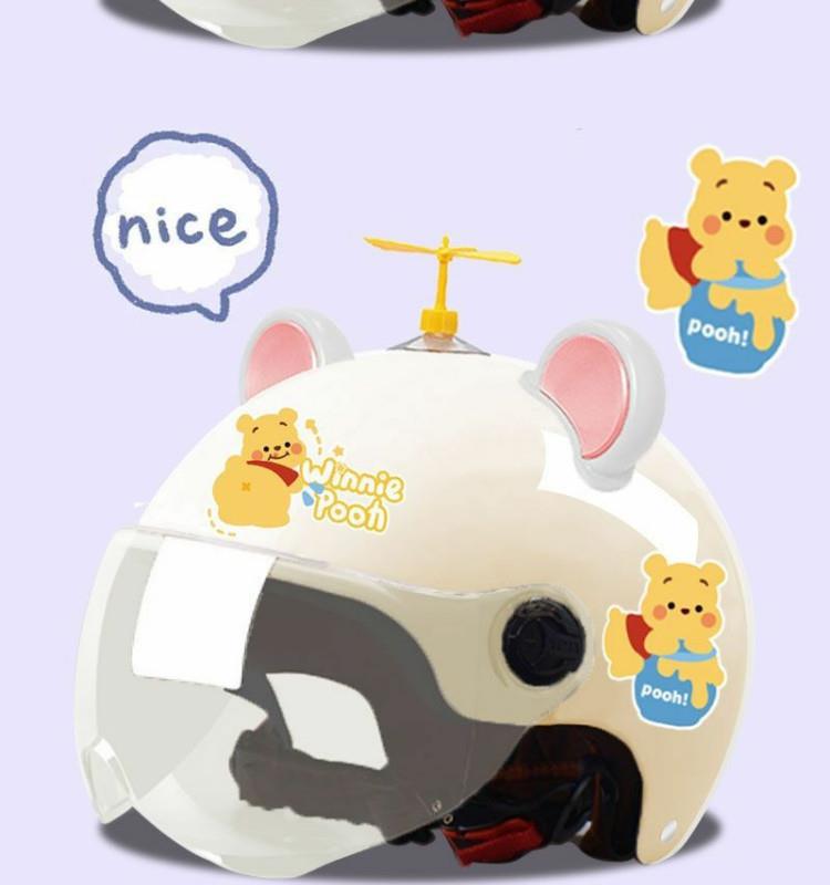 Helmet for electric scooters, summer sun protection, breathable, ultra-lightweight, suitable for all seasons, motorcycle safety helmet for women and men