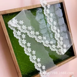 花边;绣花布;布贴