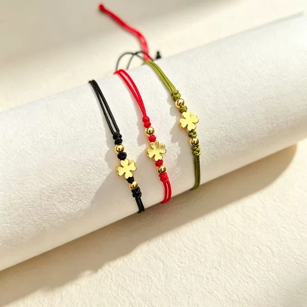 Foreign trade European and American four-leaf clover copper bead handmade braided bracelet, elegant and versatile, a personal gift for friends and couples
