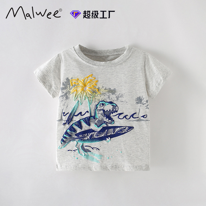 Summer children's T-shirt with a round collar for boys