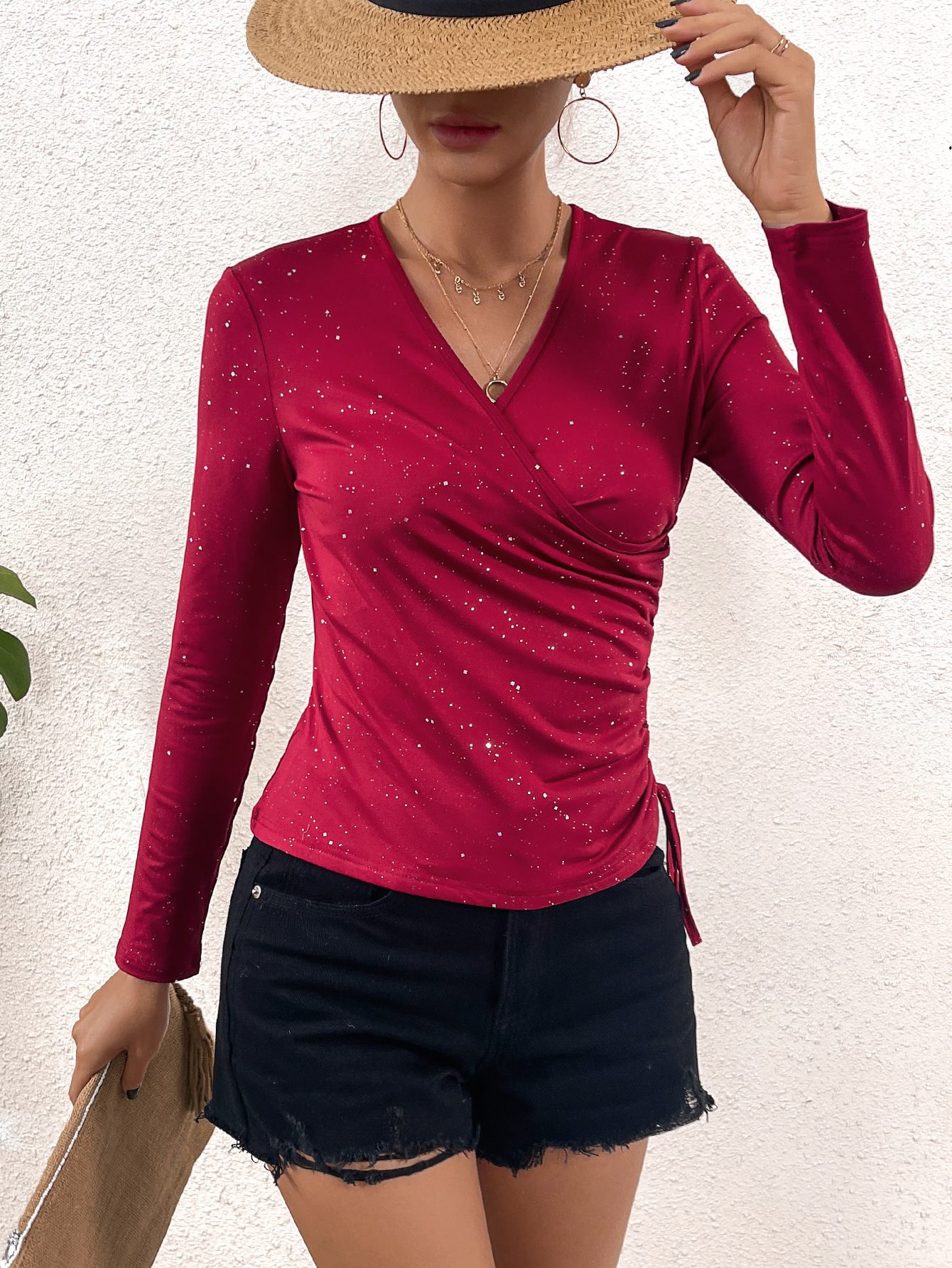 El nuevo estilo de las mujeres de comercio exterior europeas y americanas con cuello en V cruzado, rosa brillante de color sólido, delgado y delgado, camisa de manga larga, camiseta de mujer