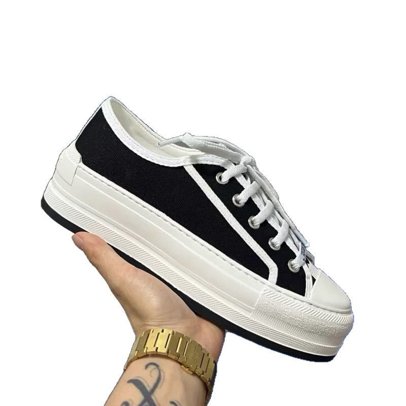 2026 Spring and Autumn New D Brand Letter Embroidery Thick-Soled Height-Increasing Canvas Shoes for Women, Casual Versatile Lace-Up Sneakers for Women