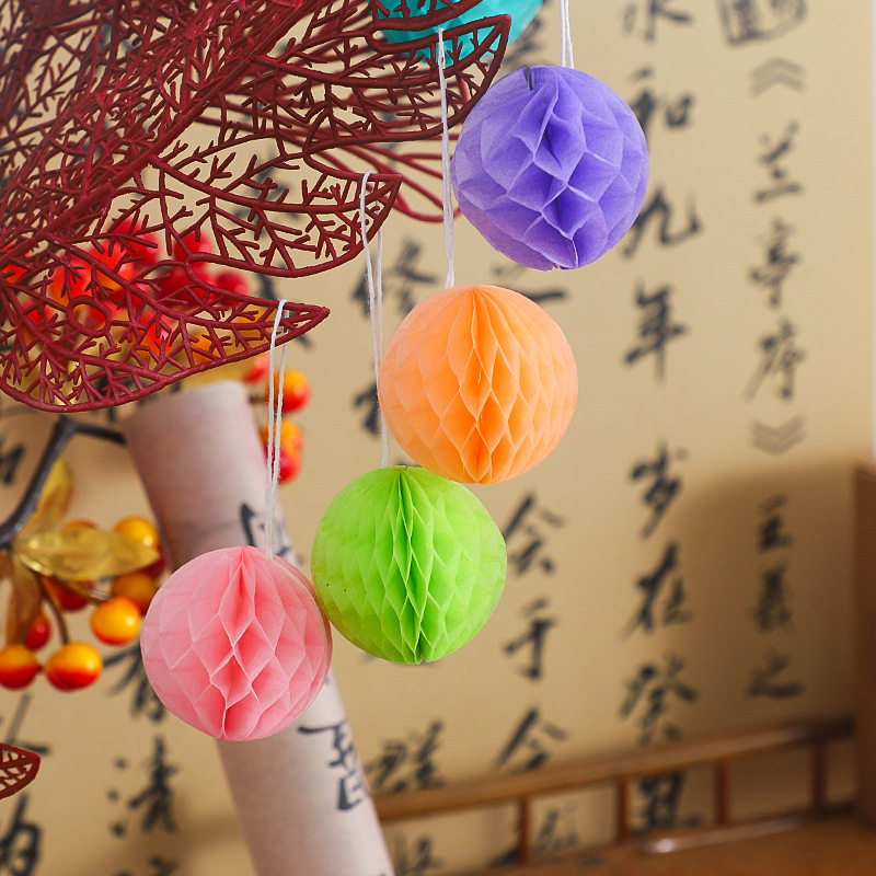 Linterna de panal de Año Nuevo decoración de barril pequeña linterna de color papel de panal dibujo de flores de fondo pared decoración