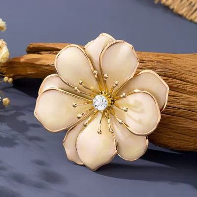 Cross-Border Enamel Flower Brooch with a High-End Feel, Diamond-Encrusted Camellia Pin, Elegant Accessory for Suits and Coats, Wholesale (Yaxa sancaqları) - ylc-xz-3021-white-brooch