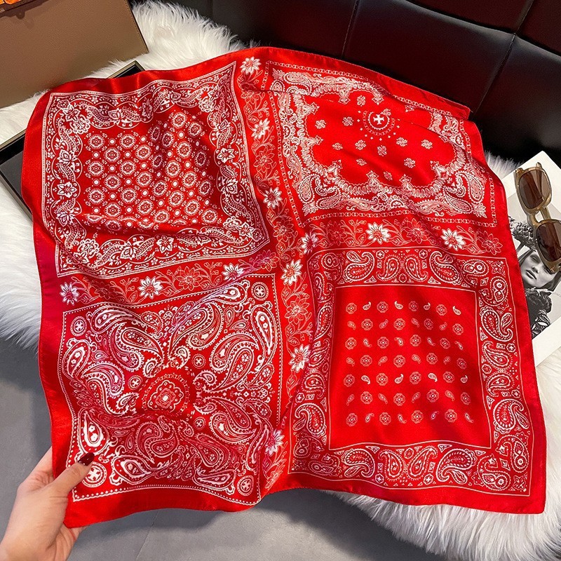 老钱风丝巾装饰屁帘服饰搭配爆款腰果丝巾70小方巾复古印花丝巾|undefined