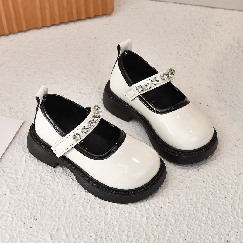 Una pequeña princesa negra zapatos de cuero zapatos de chicas suelos suaves cómodos de diamante de primavera y otoño zapatos de tendencia