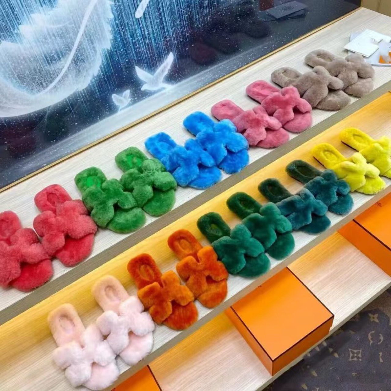Casual universal women's slippers with velcro