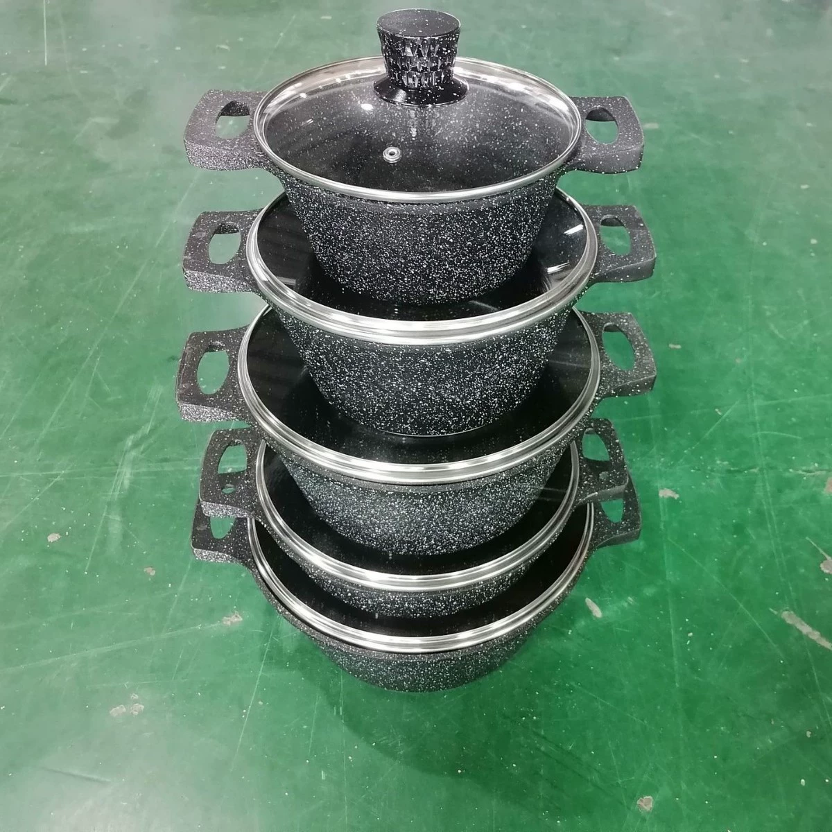 Фиолетово-чёрный комплект, приталенный