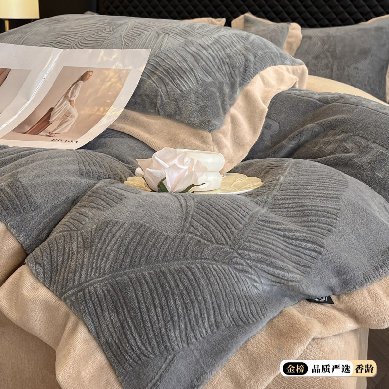 1688厳選連名A類冬5D彫刻牛乳パイル4点セット両面パイルシーツカバーが厚く保温されている