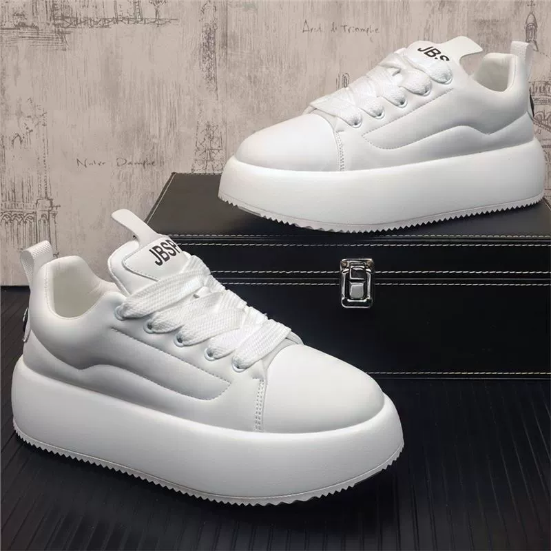 2025 новые летние белые туфли для мужчин, модные белые кроссовки в корейском стиле, простые и универсальные повседневные туфли, мужские туфли на толстой подошве
