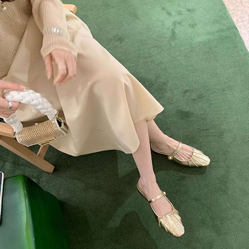 Grape Mom Summer Nuevo temperamento pequeño pliegue de cabeza cuadrada con boca poco profunda Mary Jane Baotou media pantuflas mujeres verano