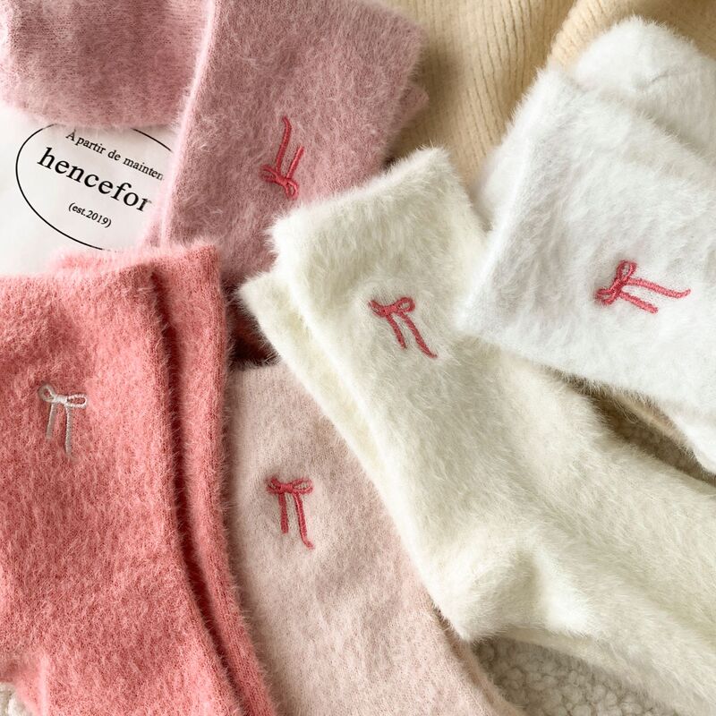 秋と冬のピンクのリボン刺繍入り女性用ソックス、ベルベットの厚みのある暖かいソックス、ホームフロアミッドカーフソックス、スリープソックス|undefined