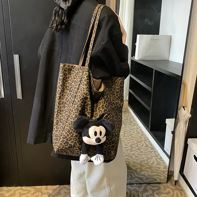 新款可爱毛绒玩偶手提帆布袋女士大容量豹纹单肩包学生上课通勤包