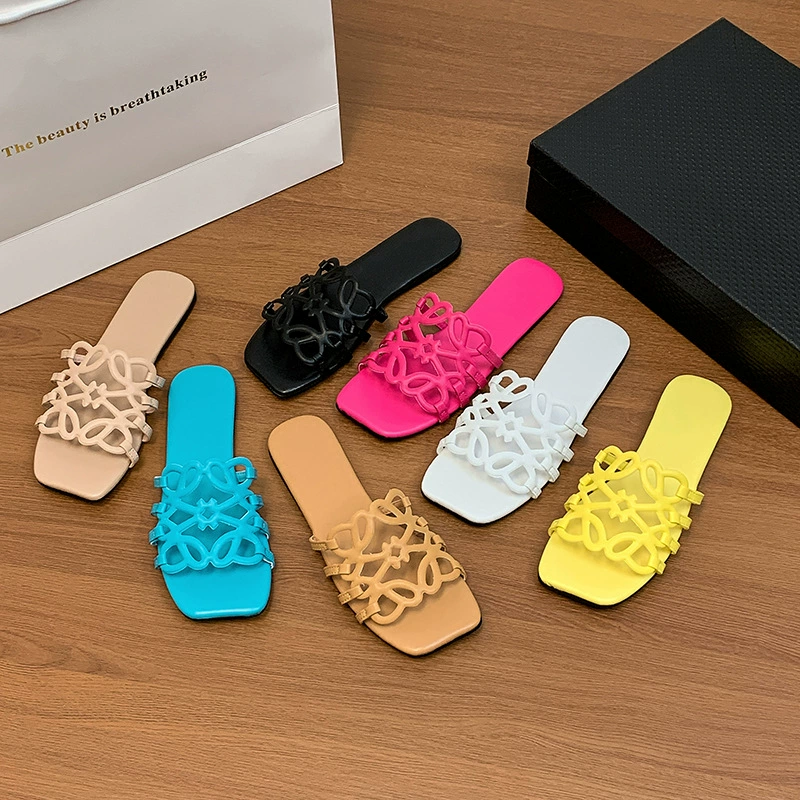 Летние женские сандалии 2025 года с квадратным носком, однотонные, больших размеров, в европейском и американском стиле, открытые, с перфорацией, плоские.