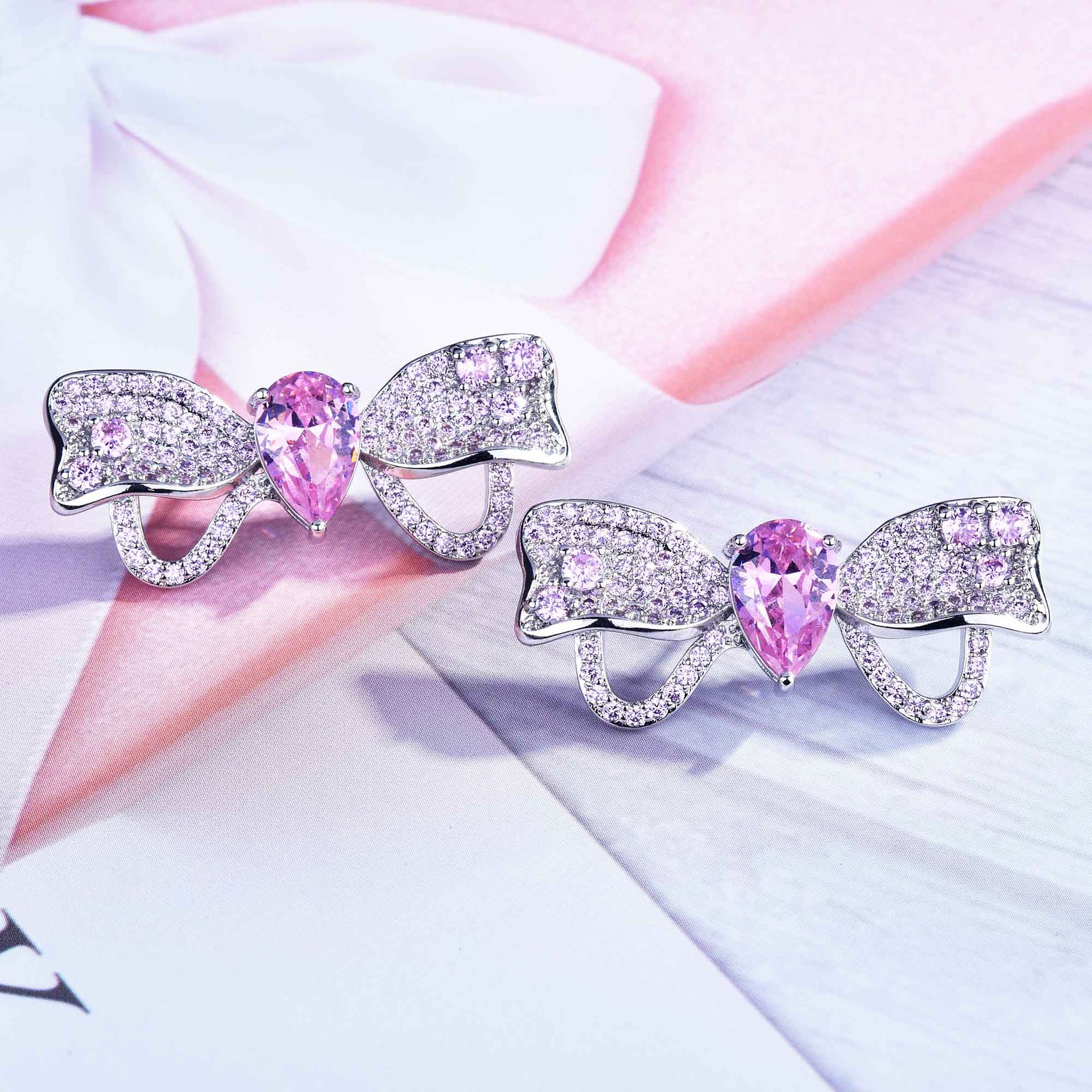 Hoher Sinn fr Licht Luxus Mode voller Diamantschleife rosa Zirkonium Choker Schlsselbein Kette Halskette Halskette Halskette Armband Ohrringe Setpicture14