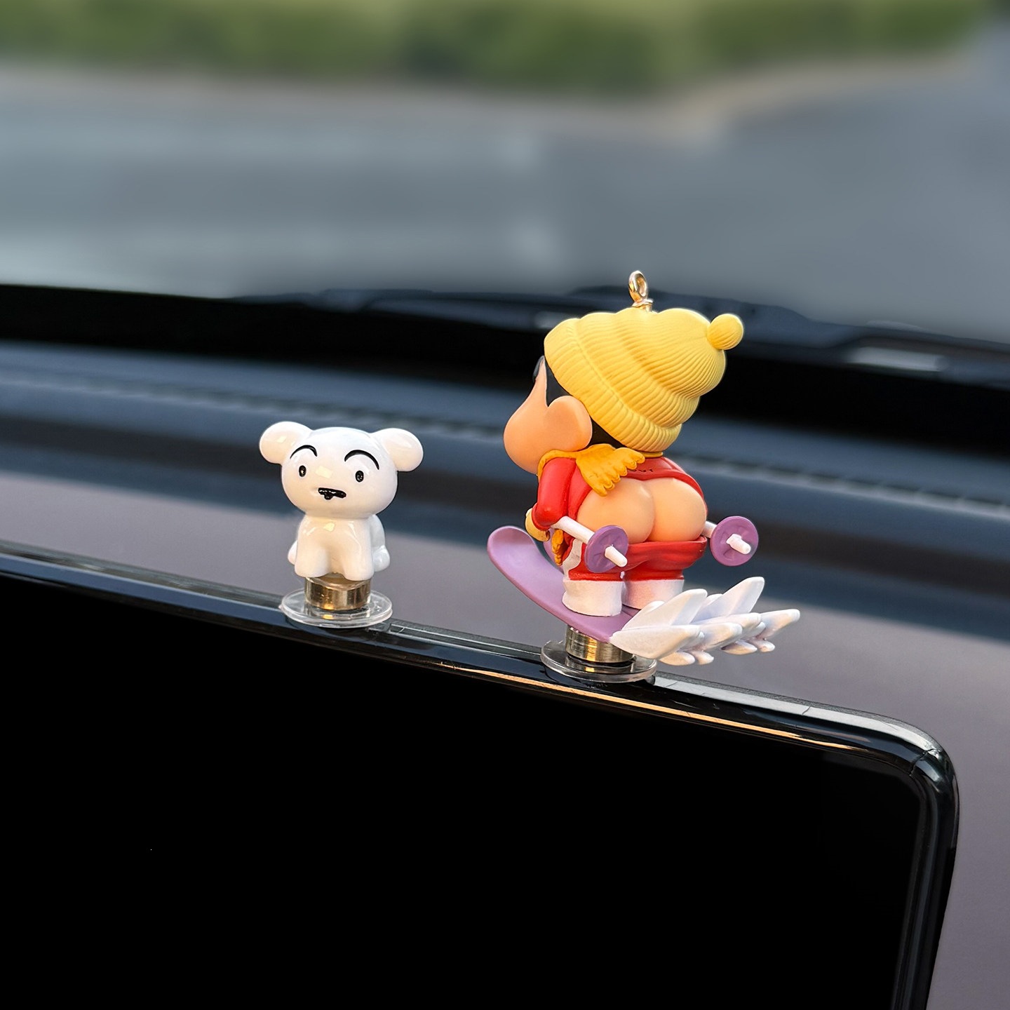 2026 Genuine Crayon Shin-Chan Car Rotating Figurine Car Screen Decoration Car Interior Accessories Dashboard Cute for Girls