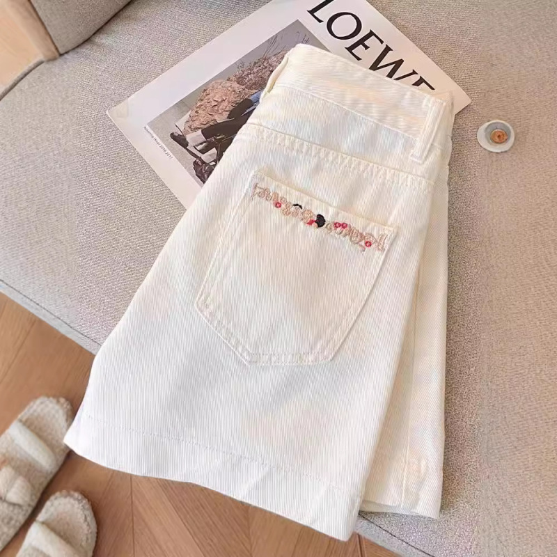 White Embroidered Straight-Leg Denim Shorts for Women, 2026 Summer New High-Waisted Loose Slimming A-Line Wide-Leg Hot Pants, Thin
