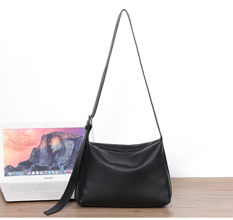 Túi đeo chéo nam da bò mềm dung tích lớn 29×11×17 cm — Màu đen chi tiết 4