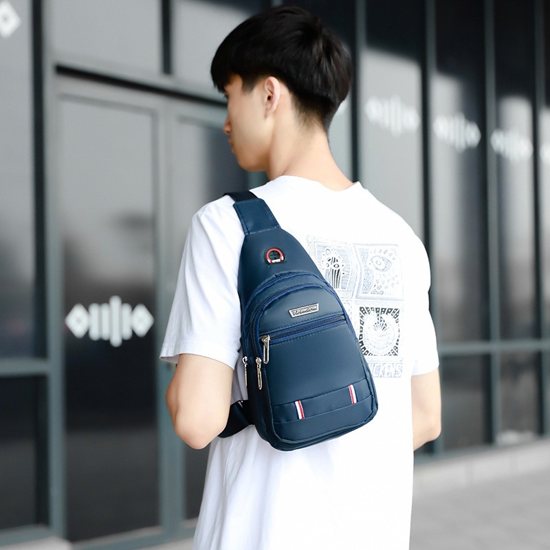 Casual Chest Bag for Men 2026 New Model Outdoor Commuting Shoulder Bag Casual Waterproof Wear-Resistant High-Value Small Crossbody Bag