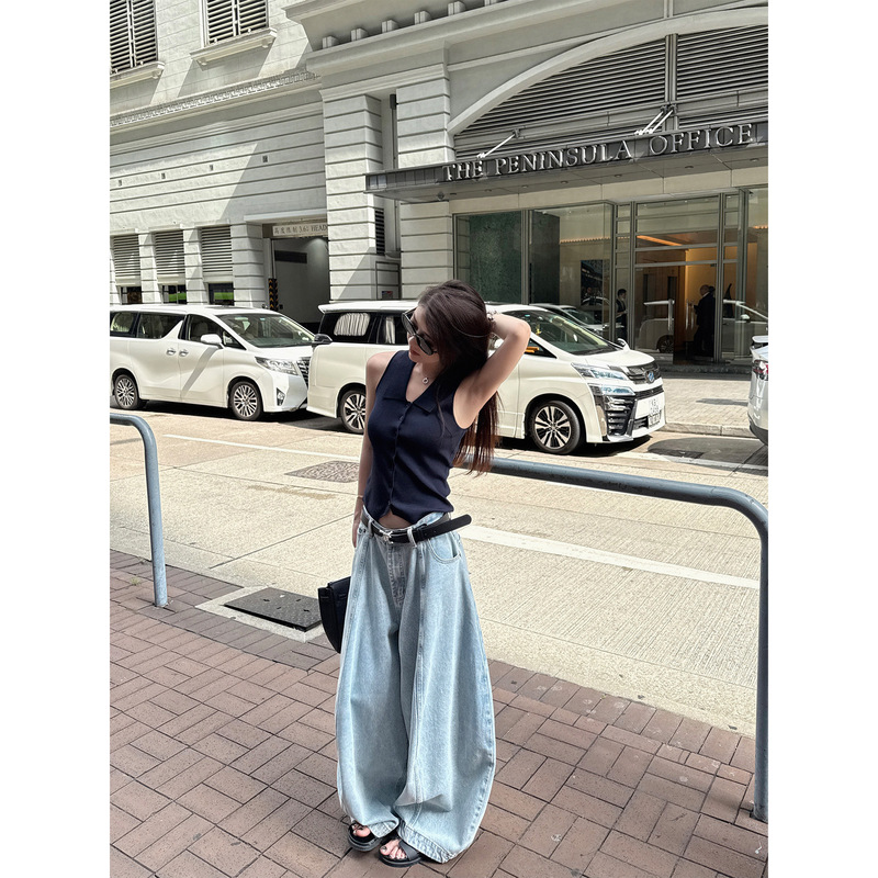 4597 # Here Yaya Shop Is Featuring Some High-Quality, Stylish, and Trendy Balloon Jeans in This Issue
