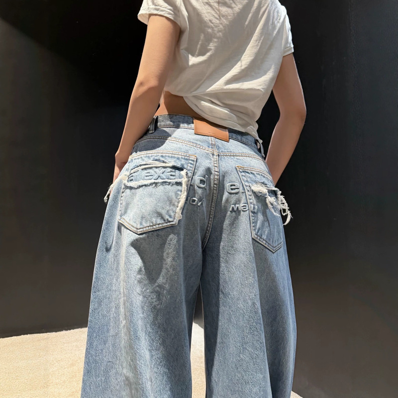 Aw High-Waisted Jeans with Back Pocket Holes and Letter Embossing, New Loose Fit, Washed and Distressed Wide-Leg Jeans for Women, Spring/Summer Collection