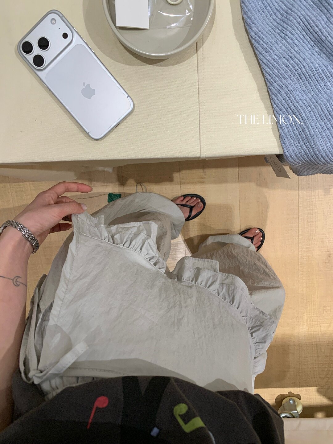 Quần culottes nữ ống rộng cạp cao, phối viền ren xếp tầng, dáng suông rộng, thanh lịch và thoải mái — màu đen, Xanh da trờicolor, màu trắng, Đá vôi chi tiết 38
