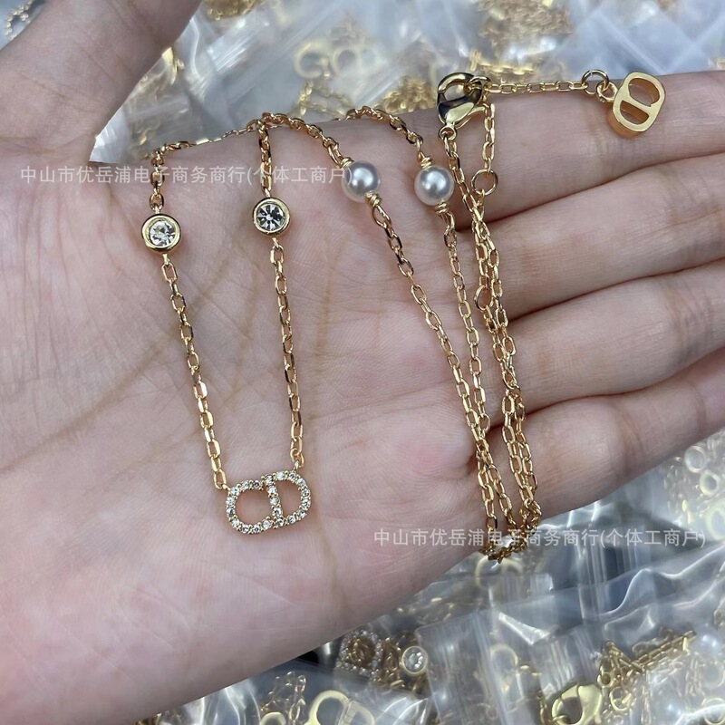Authentic Real-Shot D&G Letter Cd Rhinestone Pearl Necklace for Women, Fashionable Versatile Collarbone Chain Wholesale Dropshipping