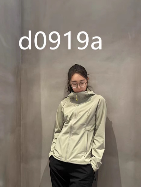 拾吟 2025秋季女款外套 宽松休闲户外保暖女软壳冲锋衣 一件代发|undefined