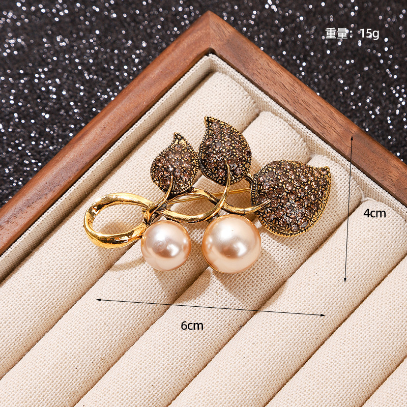 Vintage Blumenbrosche Mit Strass Und Perlen Elegantes Design_voghion.com