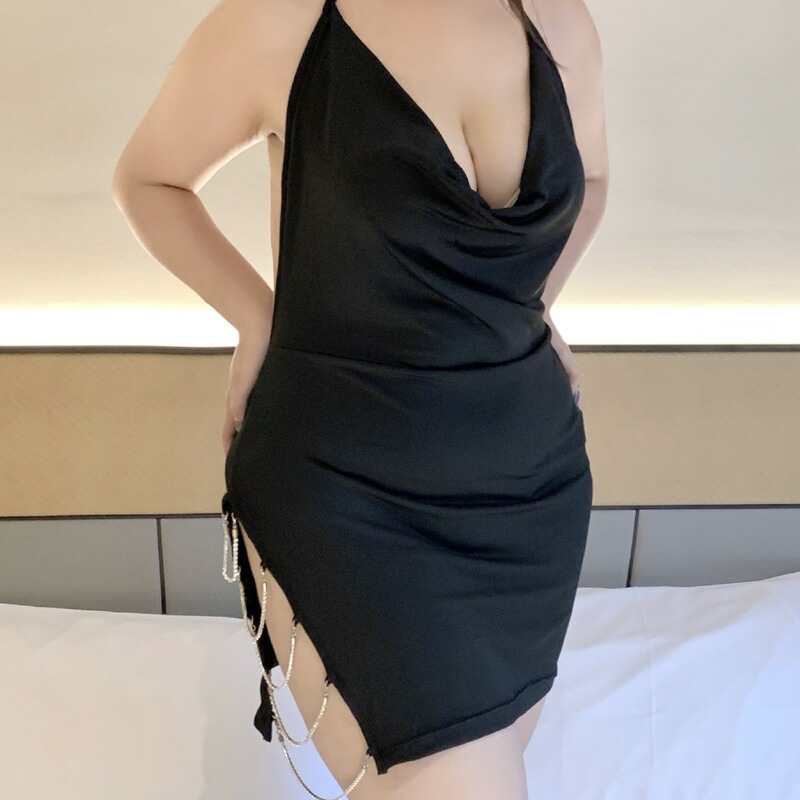 Plus-size sexy and hot hollow-out backless halter-neck bodycon dress, alluring and flattering for plus-size women