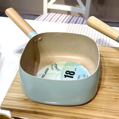 【老板娘は自分で実用的】四角いミルク鍋でミルク鍋を煮ます。