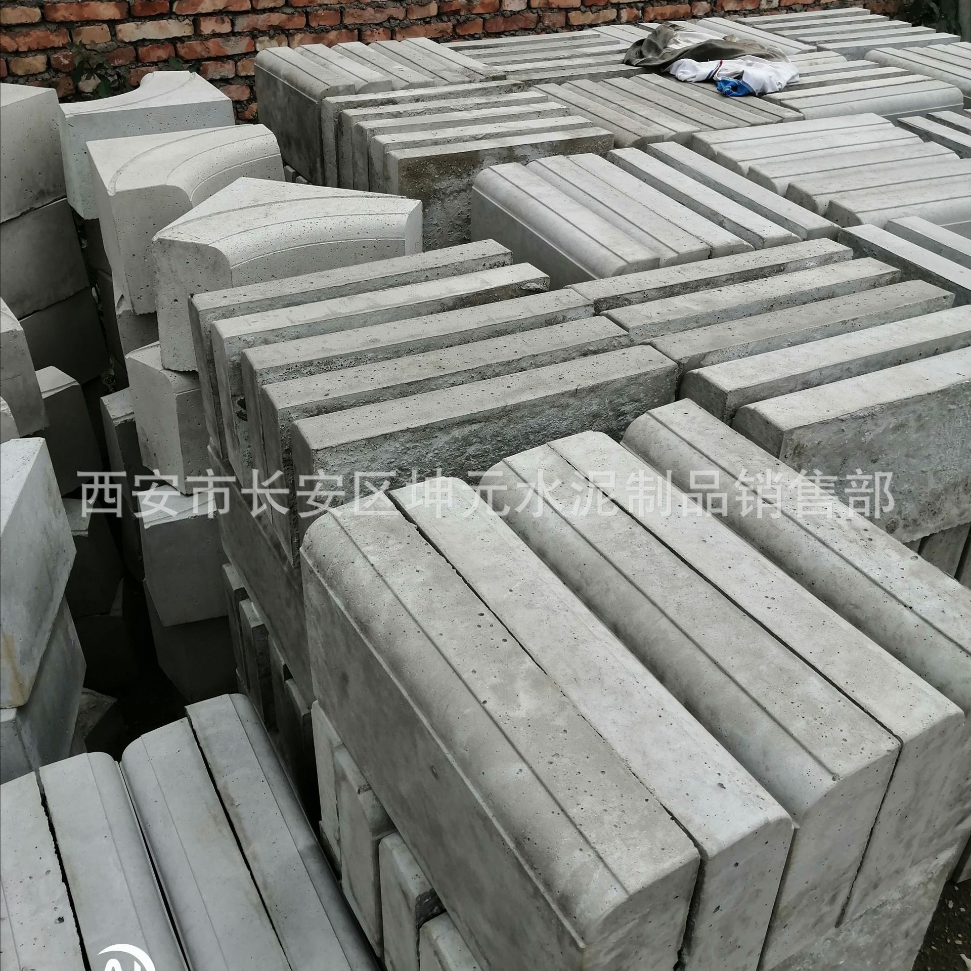 安康路沿石厂家直销 路沿石 路缘石 路牙 混凝土路沿石厂家
