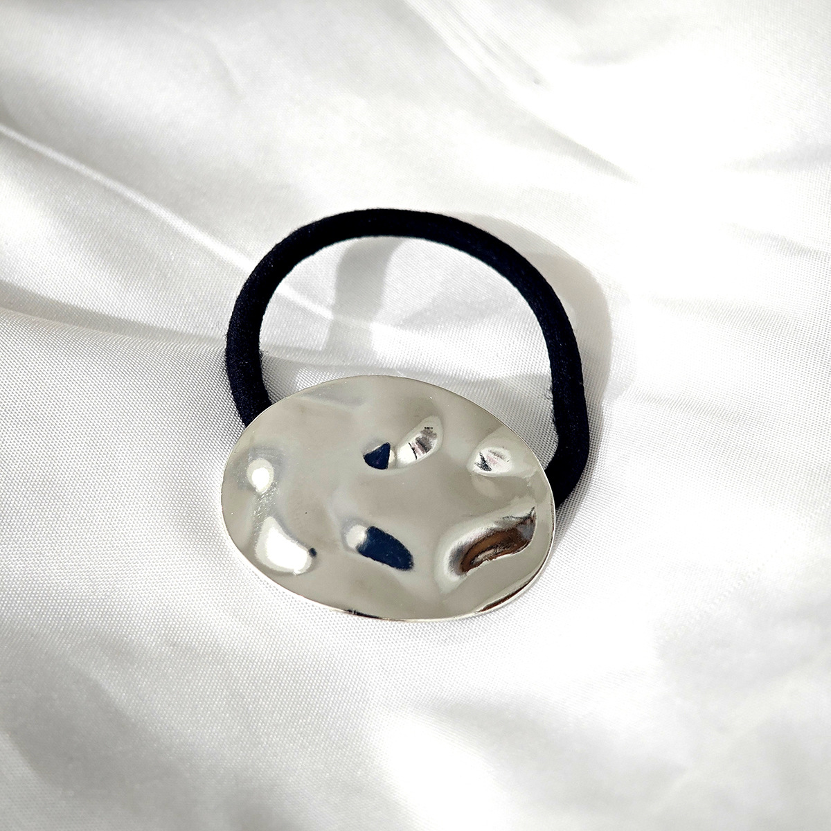 타원형 실버 액체