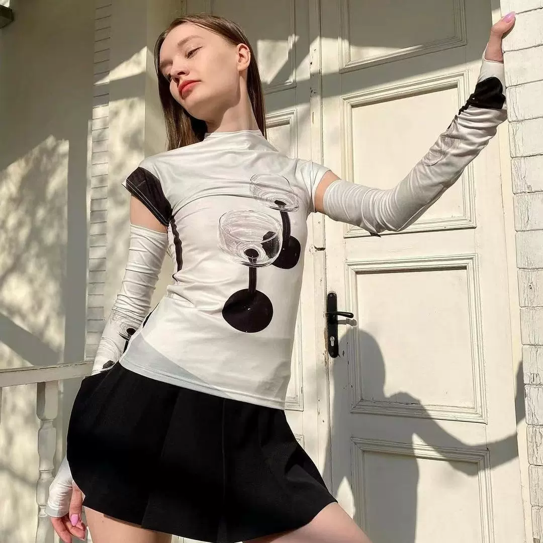 戚朵2022夏季女装欧美跨境新款ins未来感印花带袖套T恤女