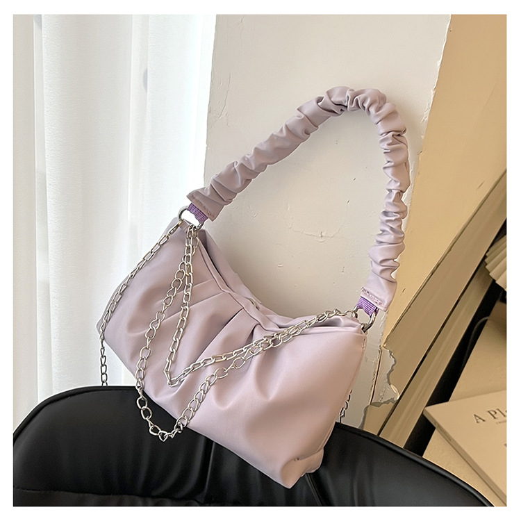 2022  New Simple Rhombic Embroidery Chain Underarm Solid Color Portable Messenger Bag display picture 4