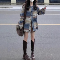 レトロなコントラストカラーステッチセーター女性の秋と冬の新しい怠惰なスタイルルーズストライプグラデーションニットカーディガンジャケットトップ