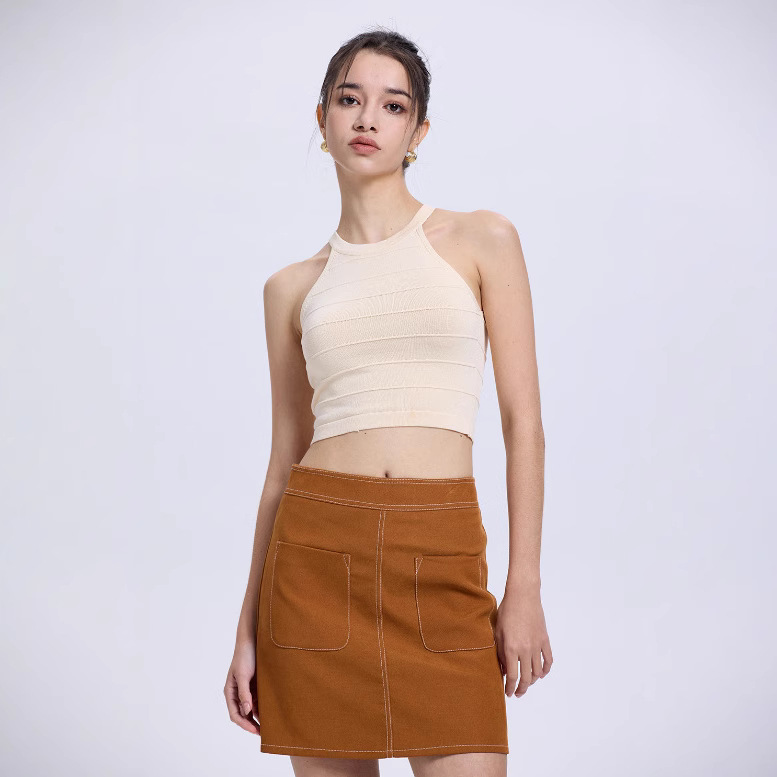 Summer solid color short knitted bra top with a round collar