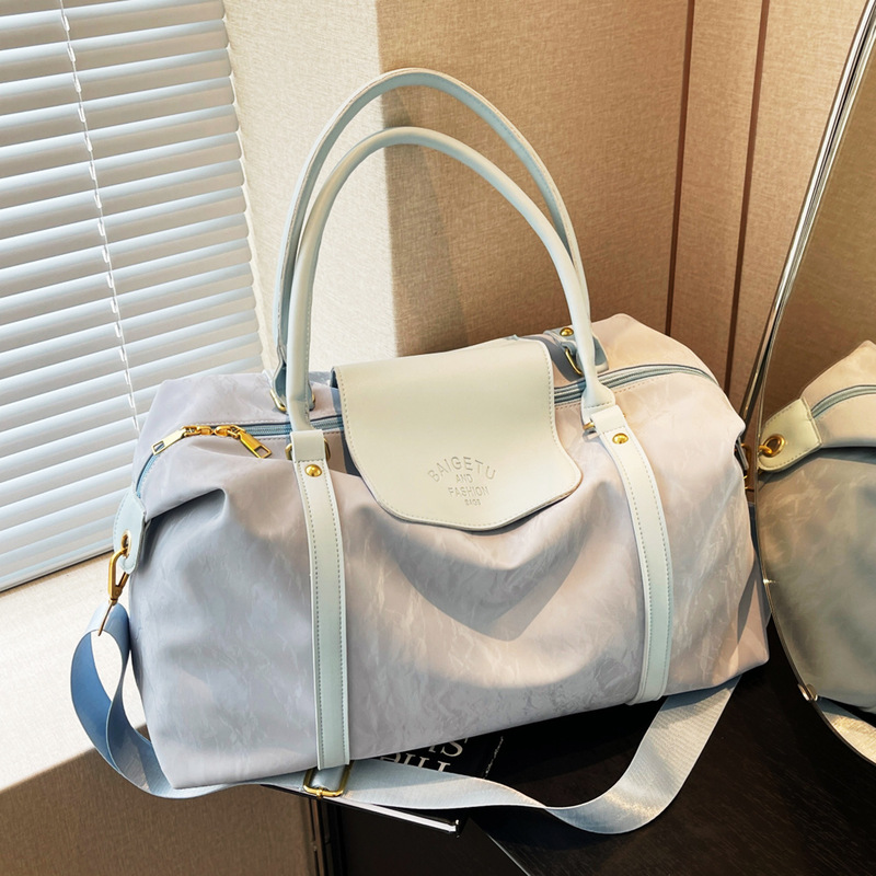 Large-Capacity Portable Short-Distance Travel Bag for Women, Lightweight Fitness Bag for Business Trips, Dry and Wet Separation Portable Luggage Bag Large-Capacity Portable Short-Distance Travel Bag for Women, Lightweight Fitness Bag for Business Trips, Dry and Wet Separation Portable Luggage Bag